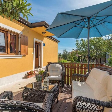 Holiday House Antonio โปเรช ภายนอก รูปภาพ